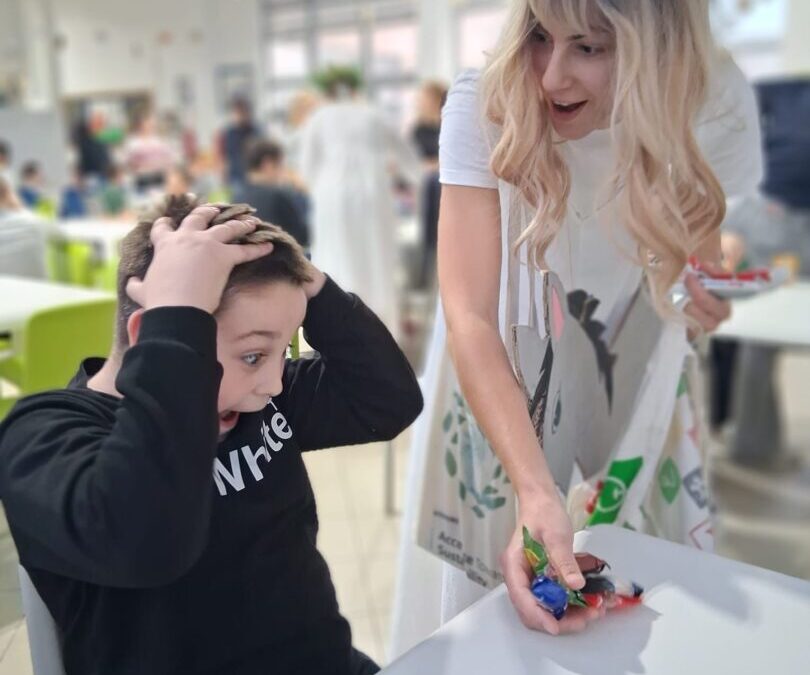 Sveta Lucija darivala naše učenike